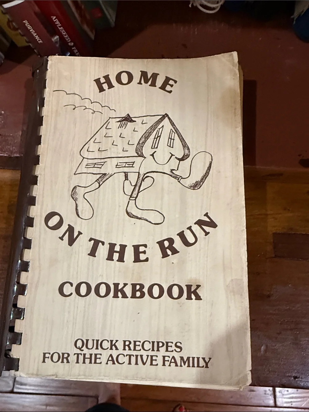 Home on the Run Cookbook – Cream Cover